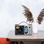 راديو محمول JR-2008 بـ11 نطاق FM/AM/SW مع أريال دوار 360° ومدخل سماعات – فضي